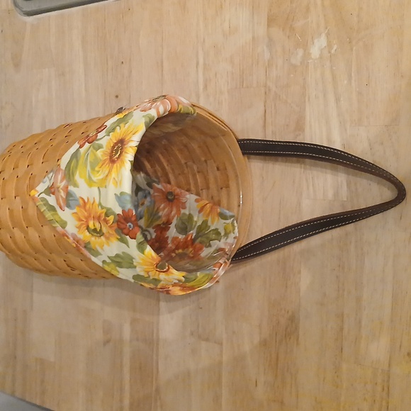 Longaberger basket - Picture 2 of 8